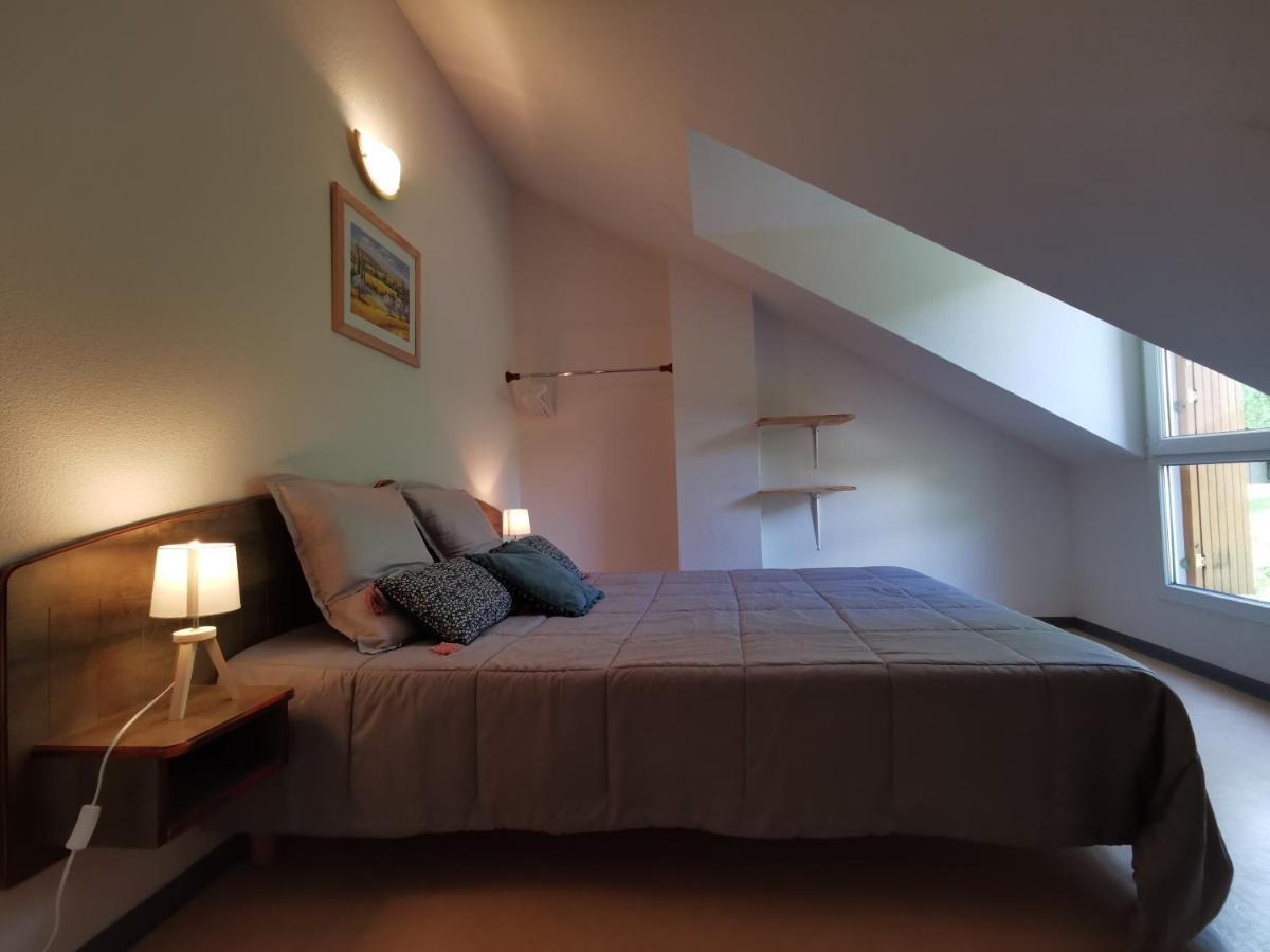 Au 11 T3 Duplex, Village Vacances, Piscines, Parking Saint-Geniez-dʼOlt エクステリア 写真