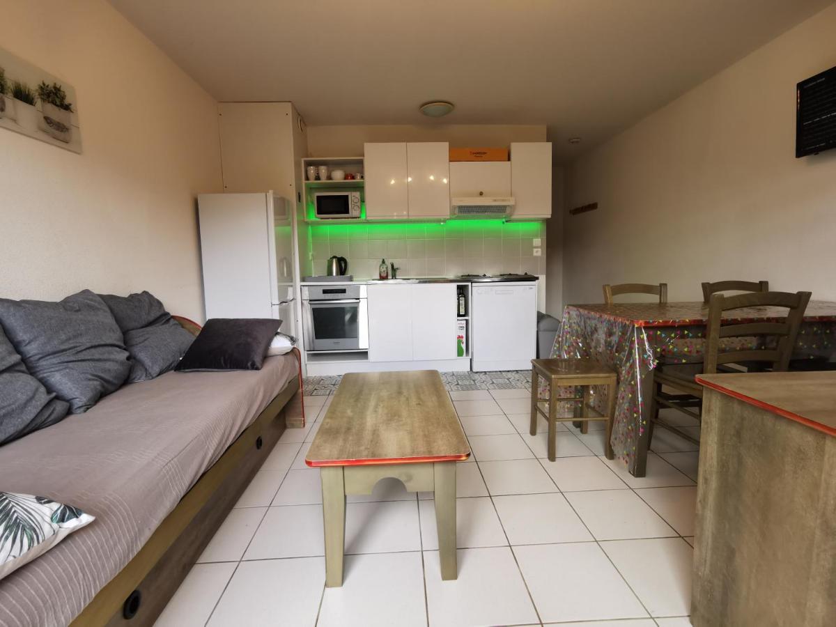 Au 11 T3 Duplex, Village Vacances, Piscines, Parking Saint-Geniez-dʼOlt エクステリア 写真
