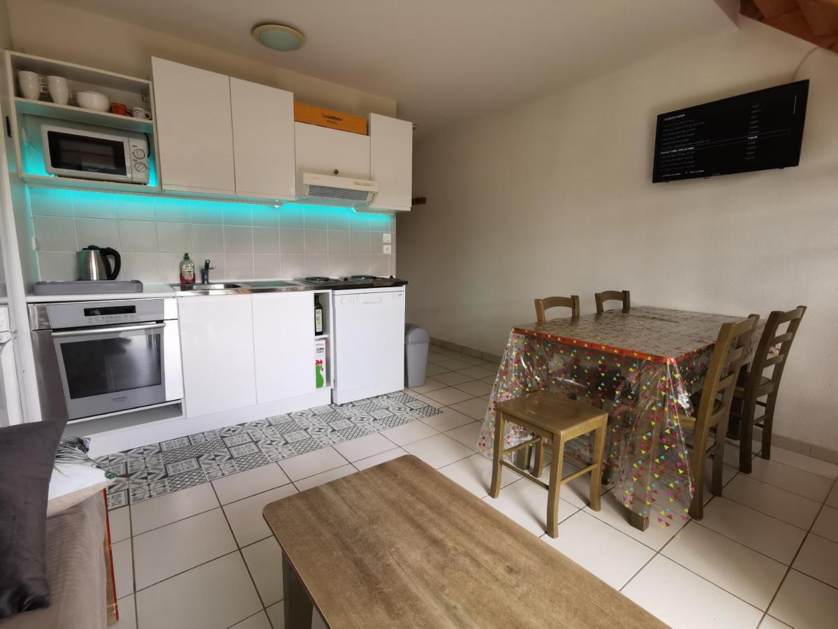 Au 11 T3 Duplex, Village Vacances, Piscines, Parking Saint-Geniez-dʼOlt エクステリア 写真