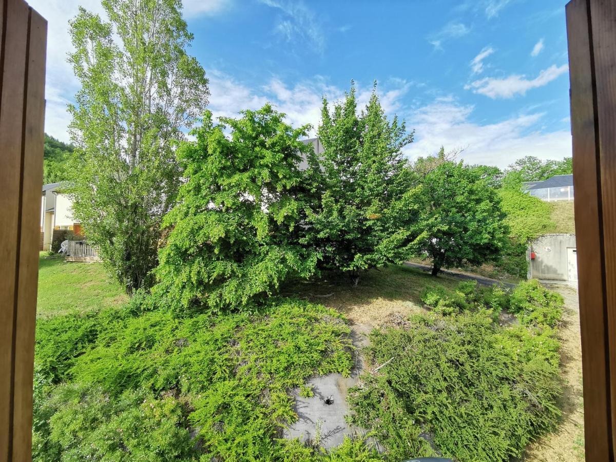 Au 11 T3 Duplex, Village Vacances, Piscines, Parking Saint-Geniez-dʼOlt エクステリア 写真