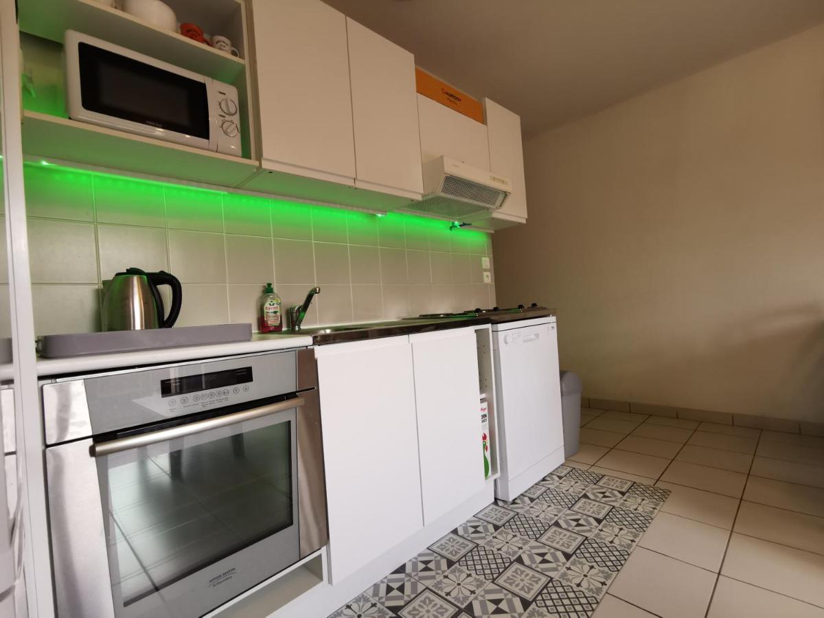 Au 11 T3 Duplex, Village Vacances, Piscines, Parking Saint-Geniez-dʼOlt エクステリア 写真