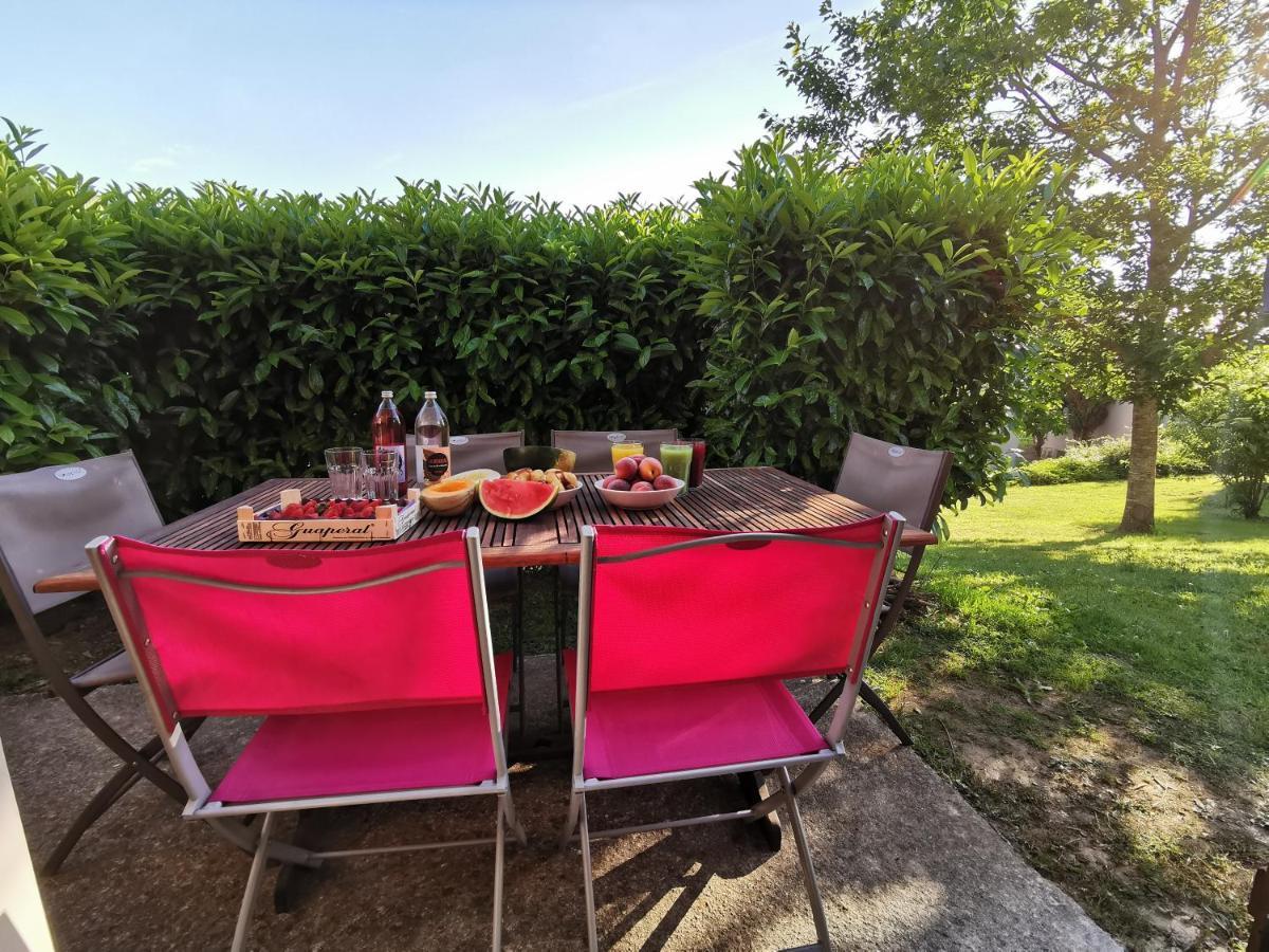 Au 11 T3 Duplex, Village Vacances, Piscines, Parking Saint-Geniez-dʼOlt エクステリア 写真